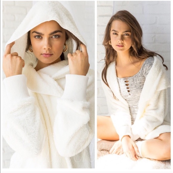 Off White Sherpa Hooded Jacket - Picture 2 of 5